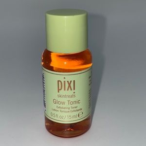 Pixi
Glow Tonic 5% Glycolic Acid Exfoliating Toner